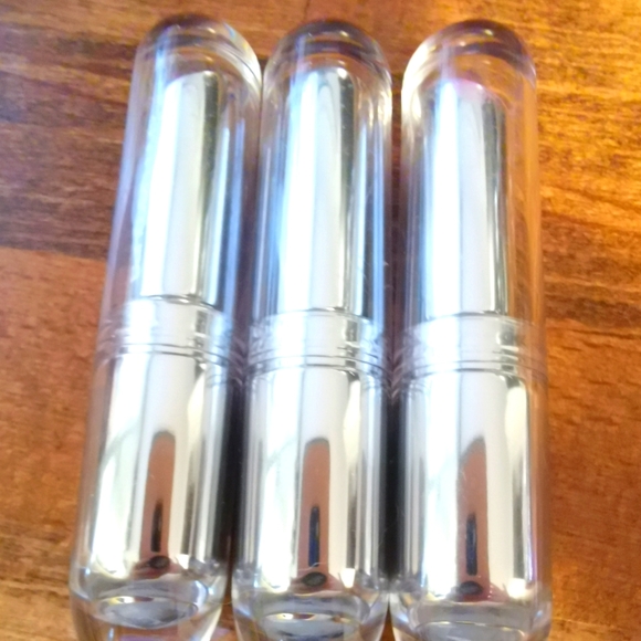 3 Shu Uemura supreme shine lipsticks - Picture 2 of 3